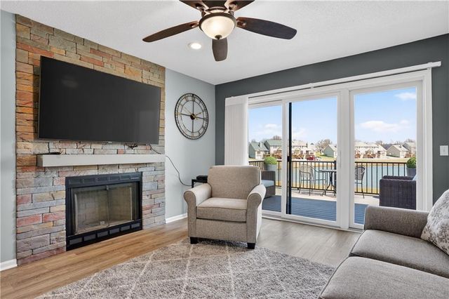 201 Stonebridge Lane, Smithville, MO 64089