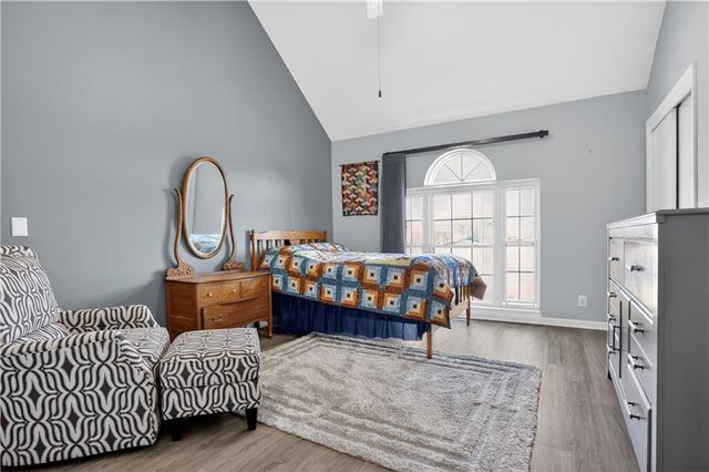 201 Stonebridge Lane, Smithville, MO 64089