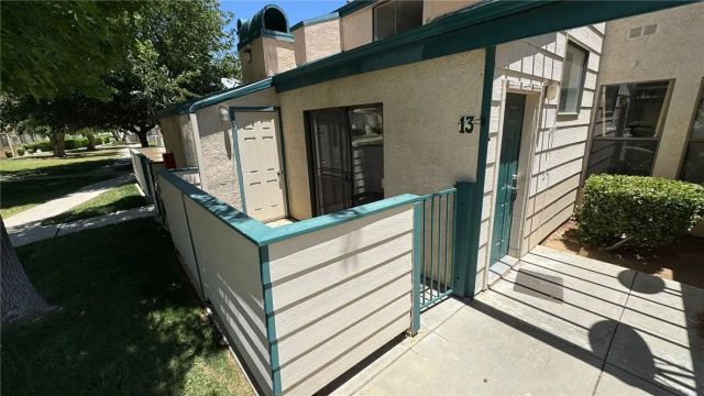 44460 15th Street East 13, Lancaster, CA 93535