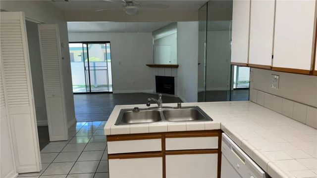 44460 15th Street East 13, Lancaster, CA 93535