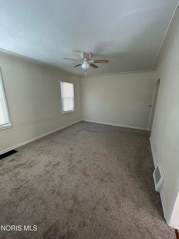 1014 Mackow Drive, Toledo, OH 43607