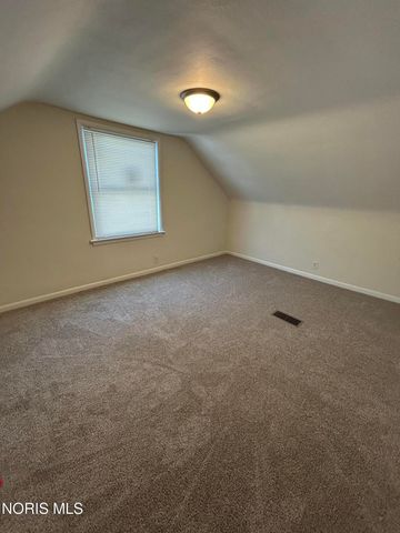 1014 Mackow Drive, Toledo, OH 43607