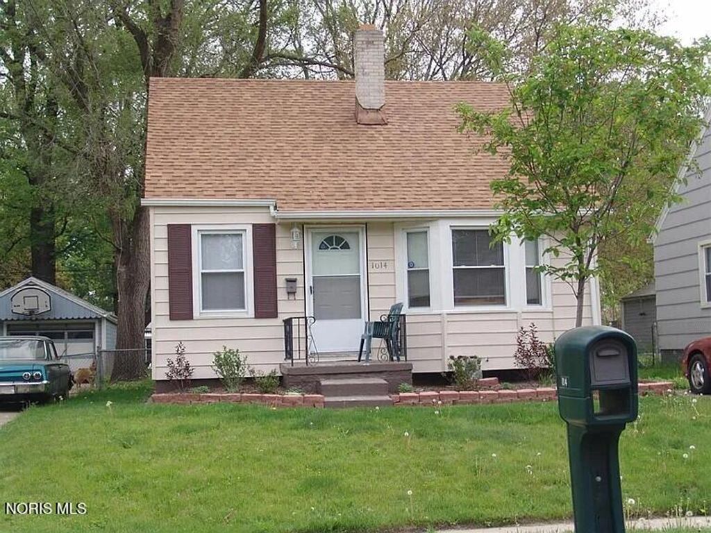 1014 Mackow Drive, Toledo, OH 43607