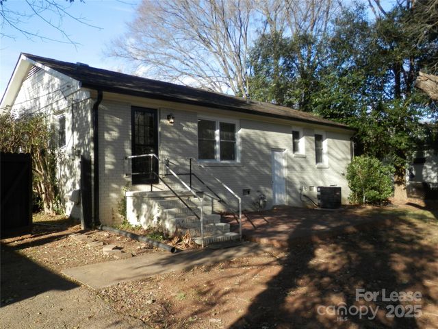 1332 Edgewater Drive, Charlotte, NC 28210