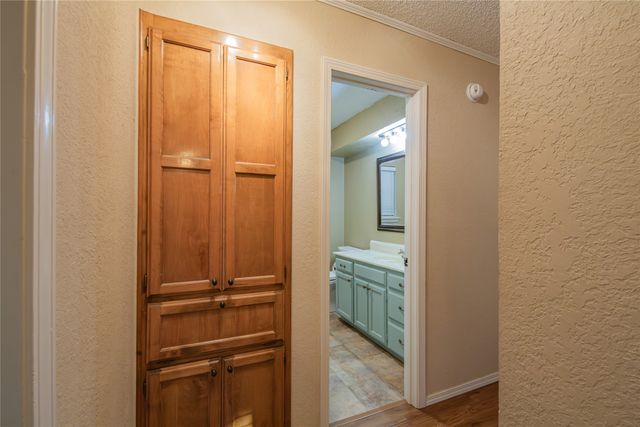 905 MARTHA Lane, Azle, TX 76020