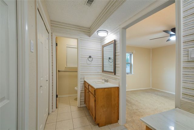 905 MARTHA Lane, Azle, TX 76020