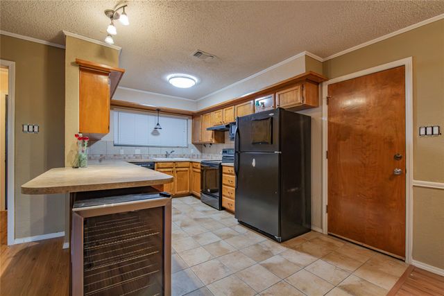 905 MARTHA Lane, Azle, TX 76020