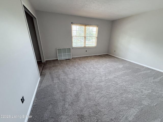 8606 Birch Ct, Briarwood, KY 40242