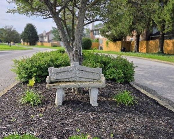 8606 Birch Ct, Briarwood, KY 40242