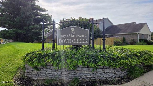 8606 Birch Ct, Briarwood, KY 40242
