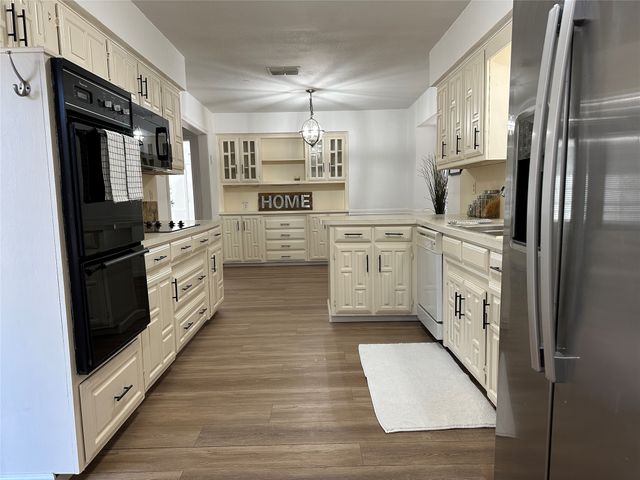 3709 Highgate Lane, Carrollton, TX 75007