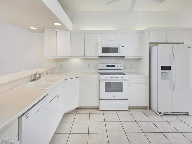 6740 Beach Resort DR # 11, Naples, FL 34114