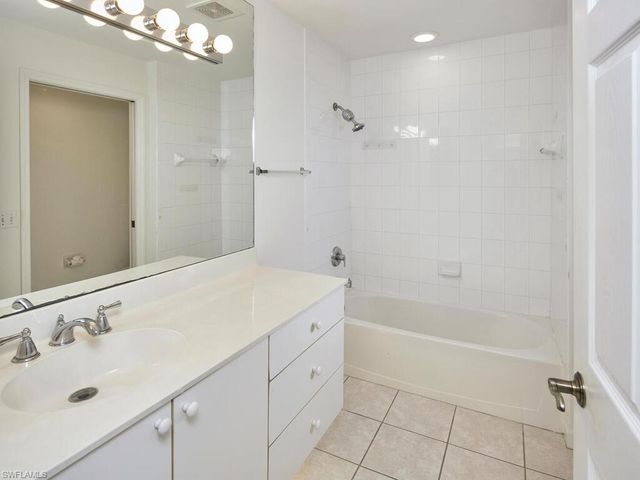 6740 Beach Resort DR # 11, Naples, FL 34114