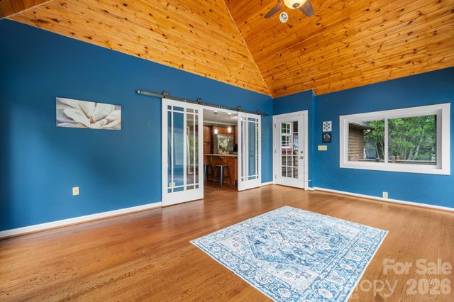 2025 34th Avenue Drive NE, Hickory, NC 28601