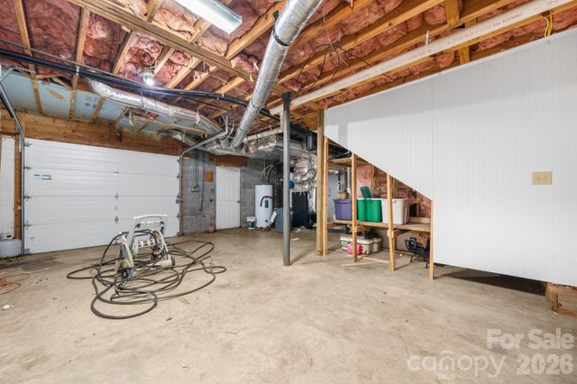 2025 34th Avenue Drive NE, Hickory, NC 28601