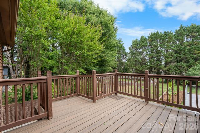 2025 34th Avenue Drive NE, Hickory, NC 28601