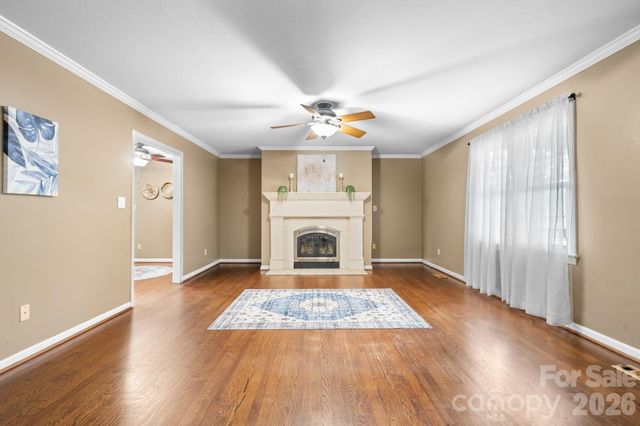 2025 34th Avenue Drive NE, Hickory, NC 28601