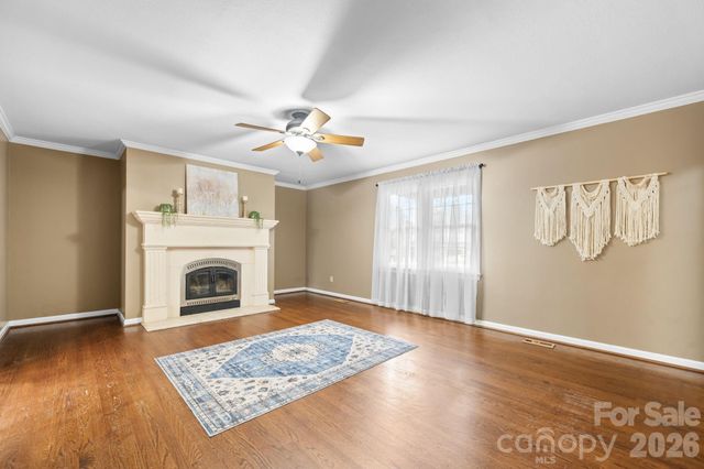 2025 34th Avenue Drive NE, Hickory, NC 28601