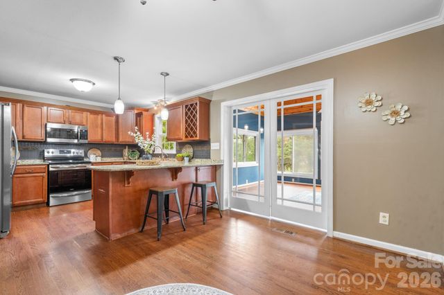 2025 34th Avenue Drive NE, Hickory, NC 28601