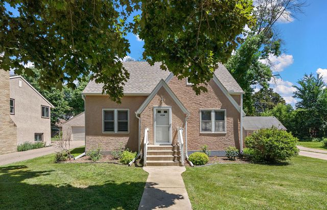 1746 Holton Street, Falcon Heights, MN 55113