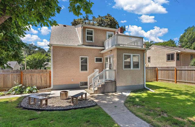 1746 Holton Street, Falcon Heights, MN 55113