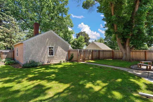 1746 Holton Street, Falcon Heights, MN 55113