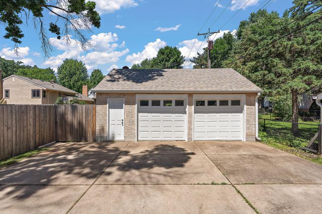 1746 Holton Street, Falcon Heights, MN 55113