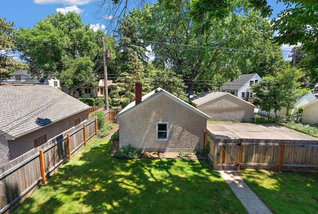1746 Holton Street, Falcon Heights, MN 55113