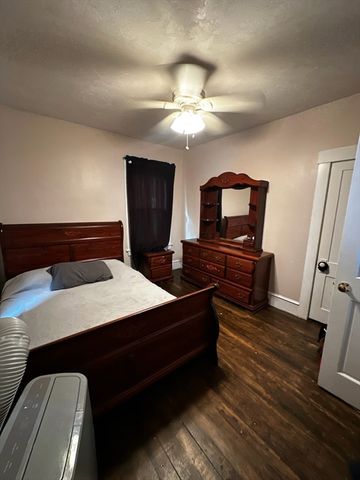 15 Wright St, Gardner, MA 01440