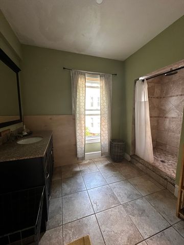 15 Wright St, Gardner, MA 01440