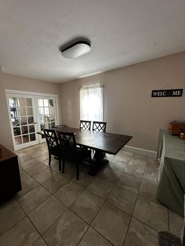 15 Wright St, Gardner, MA 01440