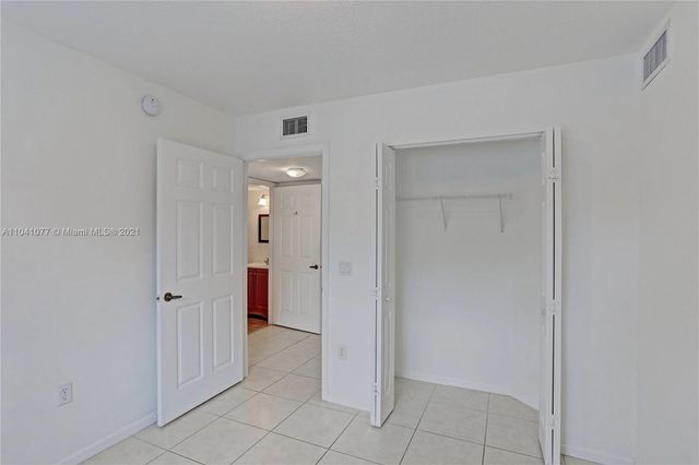 3810 N JOG Road 106, West Palm Beach, FL 33411