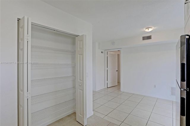3810 N JOG Road 106, West Palm Beach, FL 33411