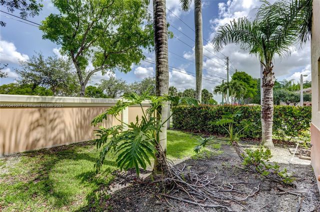 3810 N JOG Road 106, West Palm Beach, FL 33411