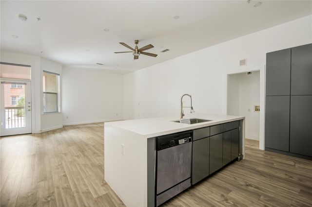 300 St Joseph Parkway 101, Houston, TX 77002