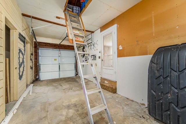 1653 Montana, El Dorado, KS 67042