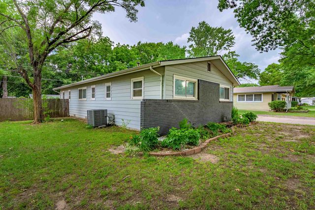 1653 Montana, El Dorado, KS 67042