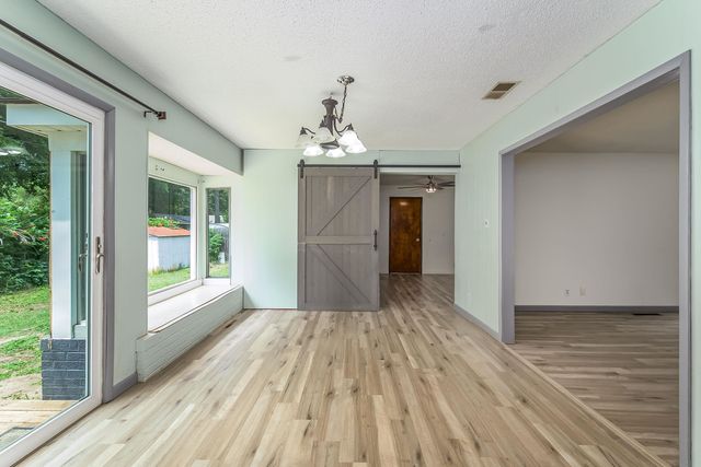 1653 Montana, El Dorado, KS 67042
