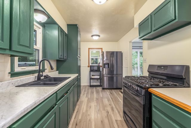 1653 Montana, El Dorado, KS 67042