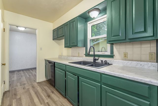 1653 Montana, El Dorado, KS 67042