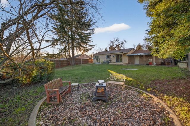 8631 Posadera Ave, Orangevale, CA 95662