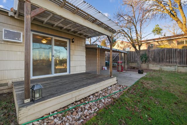 8631 Posadera Ave, Orangevale, CA 95662