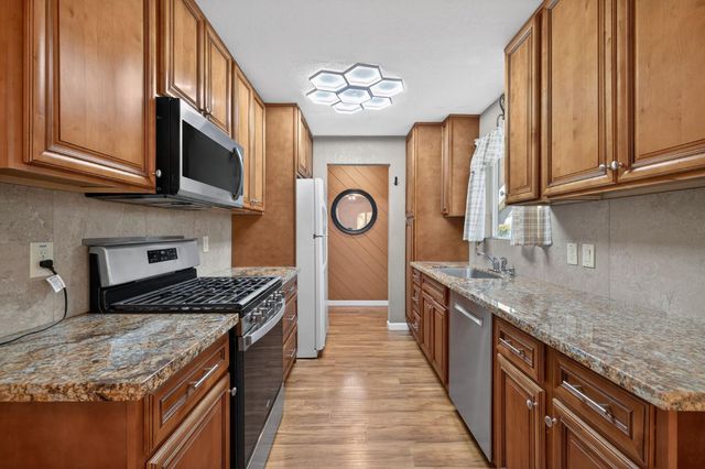 8631 Posadera Ave, Orangevale, CA 95662