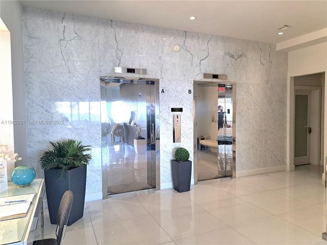 345 N Fort Lauderdale Beach Blvd 202, Fort Lauderdale, FL 33304