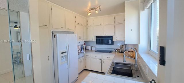 345 N Fort Lauderdale Beach Blvd 202, Fort Lauderdale, FL 33304