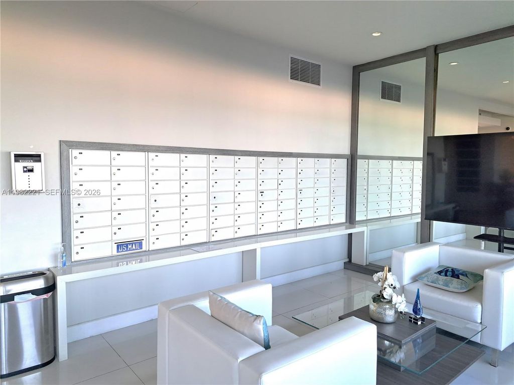 Image 28 of property listing at 345 N Fort Lauderdale Beach Blvd 202, Fort Lauderdale, FL 33304