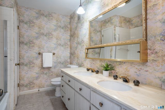 779 Prospect Avenue B14, West Hartford, CT 06105