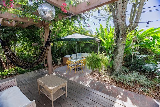 734 NW 75th St, Miami, FL 33150