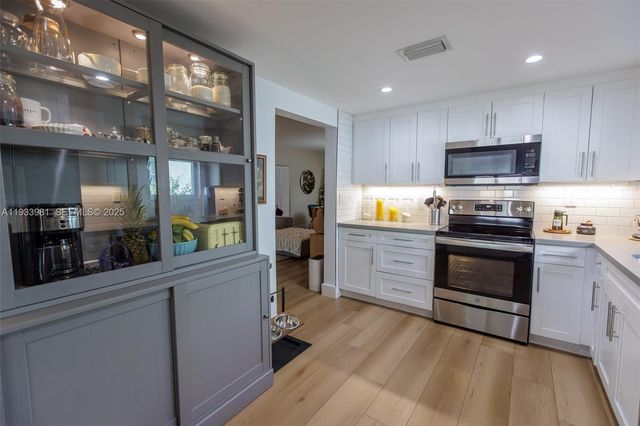 734 NW 75th St, Miami, FL 33150