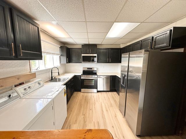 202 N Quarry St, Dartmouth, MA 02747